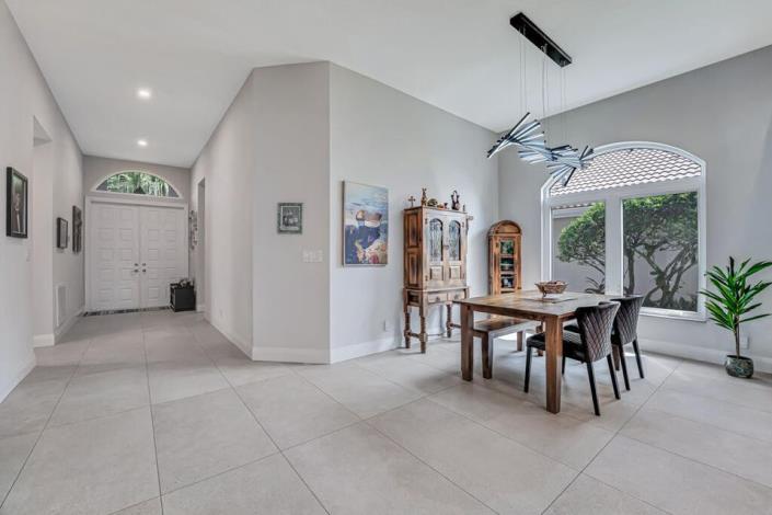 Image No.6-3 Bed House for sale