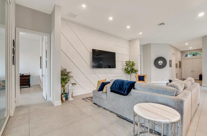 Image No.8-3 Bed House for sale