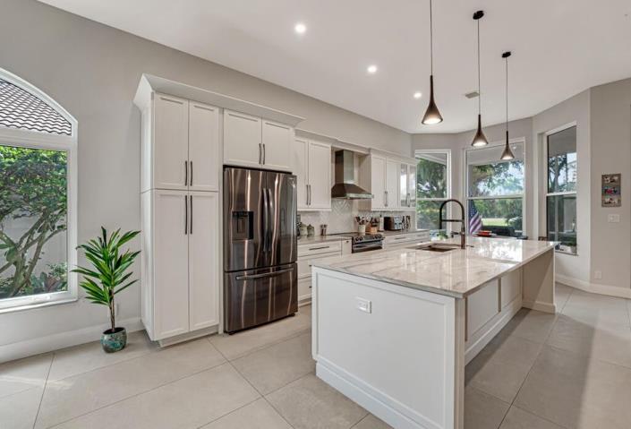 Image No.11-3 Bed House for sale