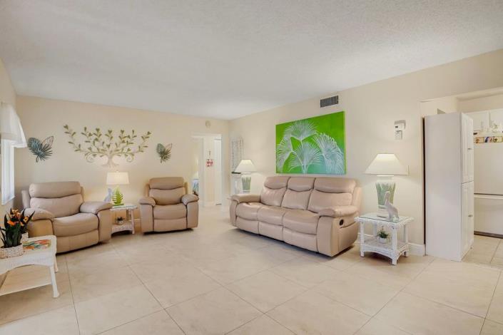 Image No.4-2 Bed Condo for sale