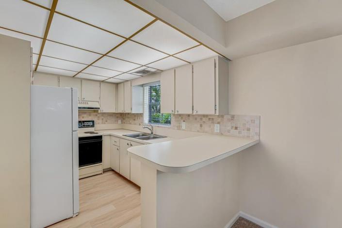 Image No.7-2 Bed Condo for sale