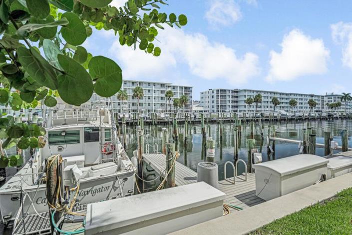 Image No.22-2 Bed Condo for sale