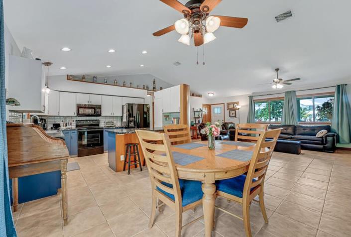 Image No.12-4 Bed House for sale