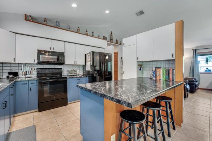 Image No.14-4 Bed House for sale