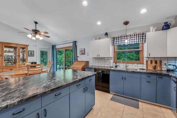 Image No.15-4 Bed House for sale