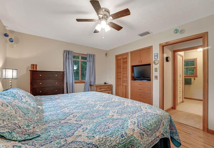 Image No.23-4 Bed House for sale