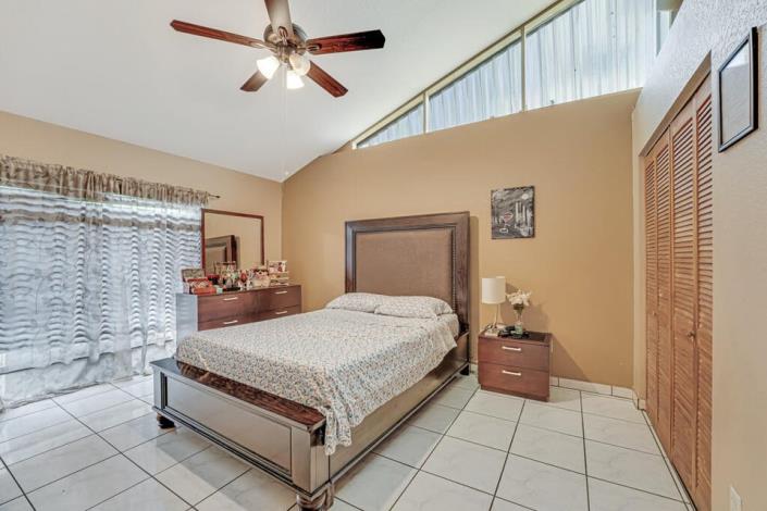 Image No.5-3 Bed Villa for sale