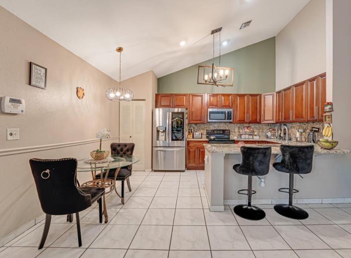 Image No.10-3 Bed Villa for sale