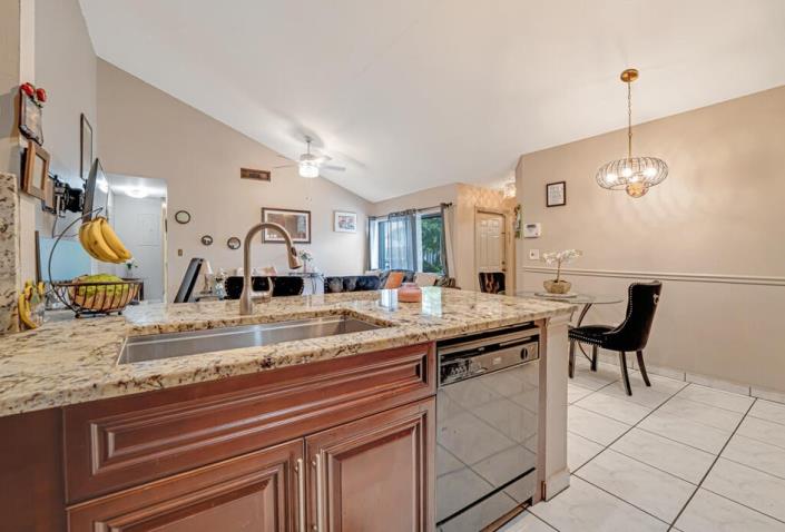 Image No.17-3 Bed Villa for sale