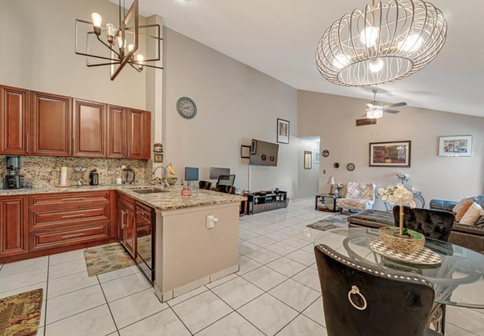 Image No.18-3 Bed Villa for sale