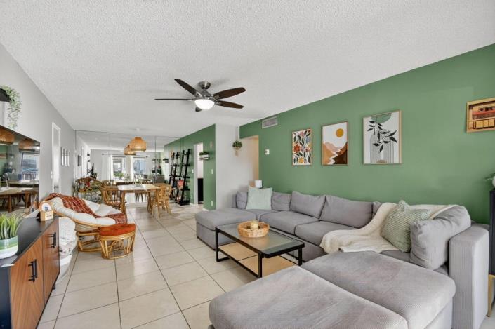 Image No.3-2 Bed Condo for sale