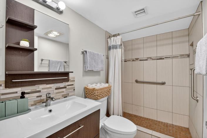 Image No.28-2 Bed Condo for sale