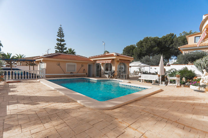 Image No.48-5 Bed Villa for sale