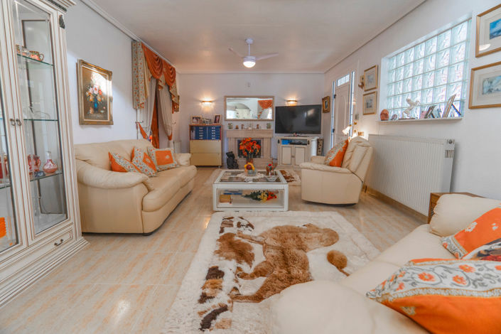 Image No.10-5 Bed Villa for sale