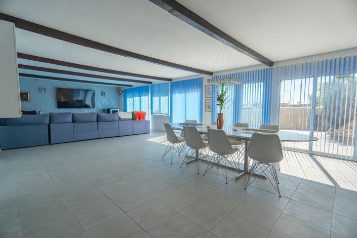 Image No.6-6 Bed Country Property for sale