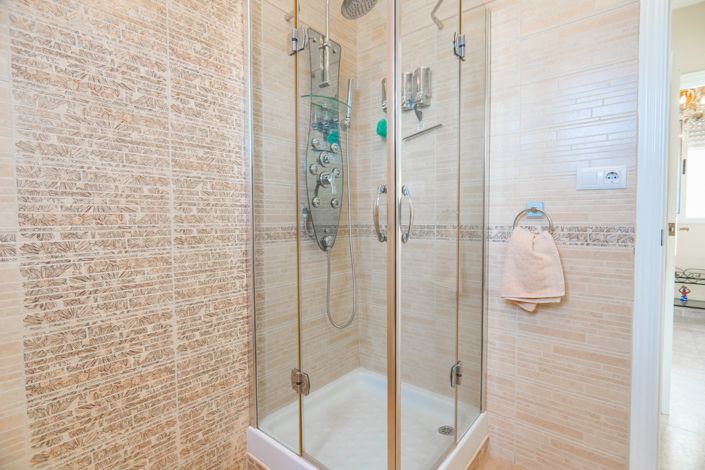 Image No.30-5 Bed Villa for sale