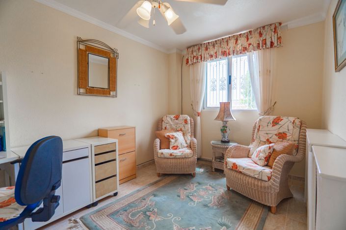 Image No.10-5 Bed Villa for sale