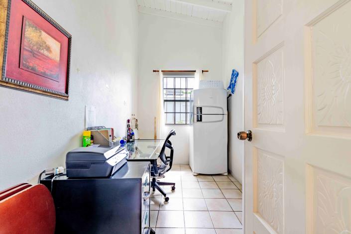 Image No.9-3 Bed House for sale