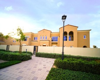 1 - , Villa
