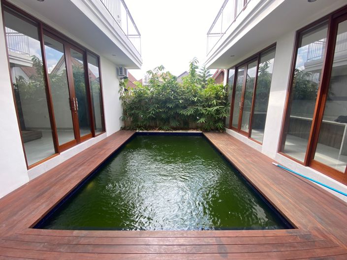 Image No.1-5 Bed House for sale