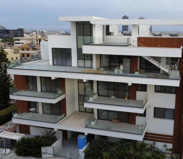 Image No.1-3 Bed Apartment for sale