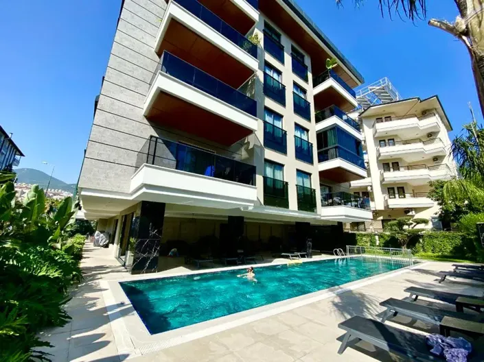 Image No.1-4 Bed Apartment for sale
