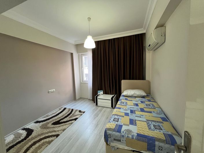 Image No.1-4 Bed Apartment for sale