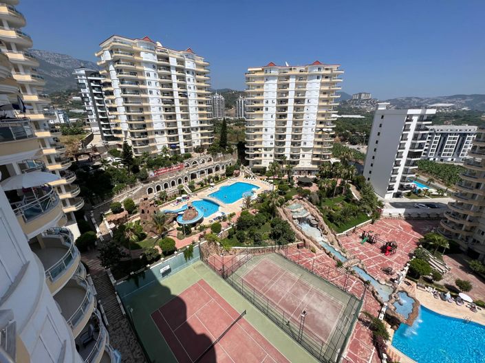 Image No.1-4 Bed Apartment for sale