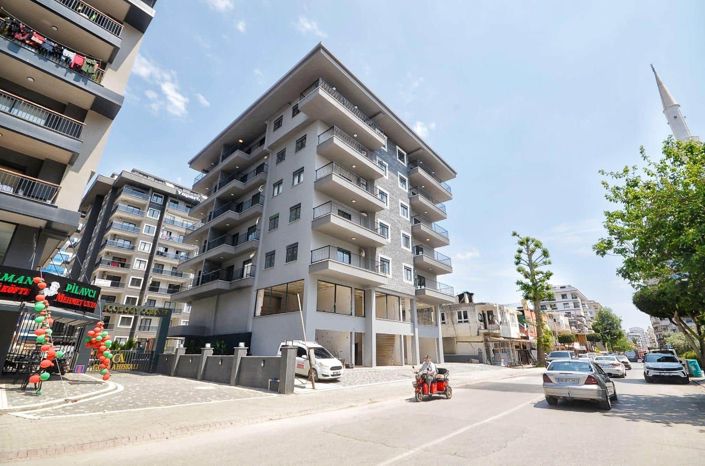 Image No.1-4 Bed Apartment for sale