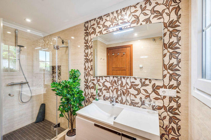 Image No.20-6 Bed Villa for sale