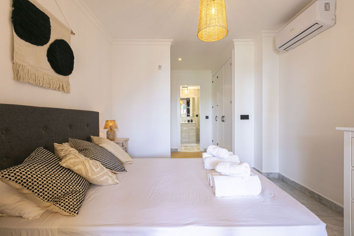 Image No.21-2 Bed Apartment for sale