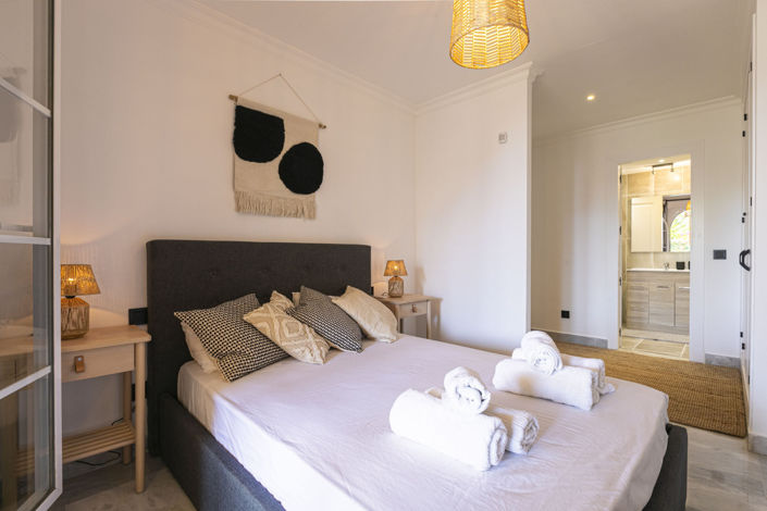 Image No.24-2 Bed Apartment for sale