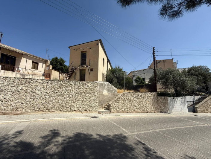 Image No.2-2 Bed House for sale