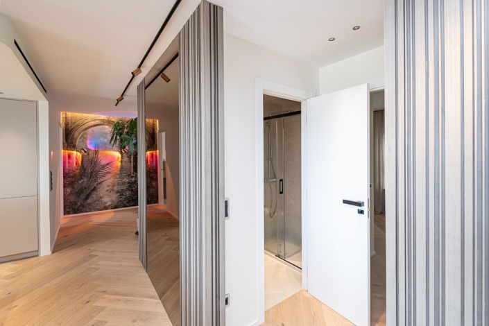 Image No.19-4 Bed Flat for sale