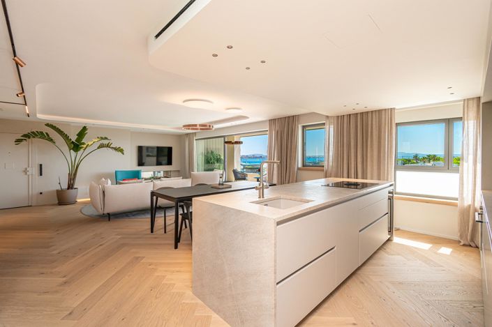 Image No.2-4 Bed Flat for sale