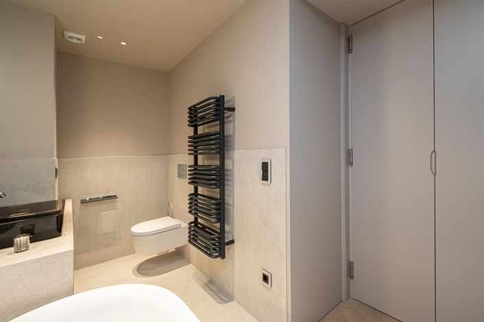 Image No.36-4 Bed Flat for sale