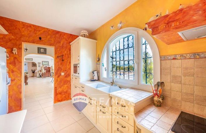 Image No.10-4 Bed Villa for sale