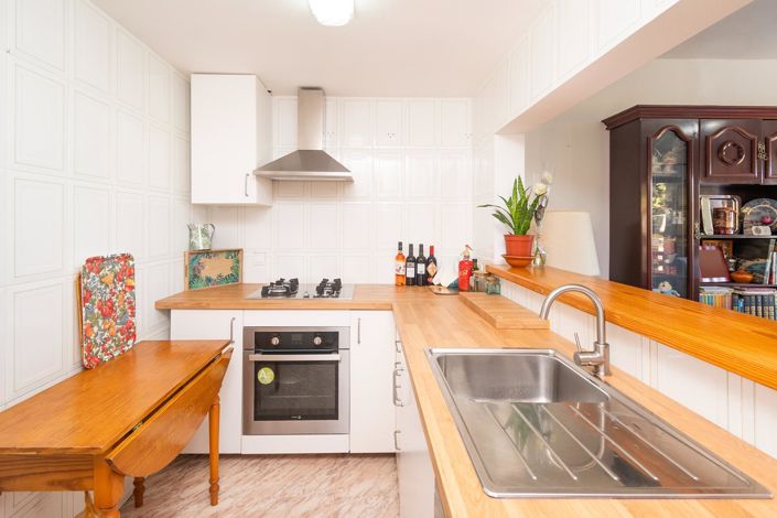 Image No.13-4 Bed Semi-Detached for sale