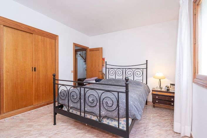 Image No.15-4 Bed Semi-Detached for sale