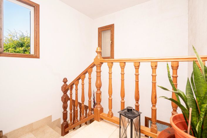 Image No.19-4 Bed Semi-Detached for sale