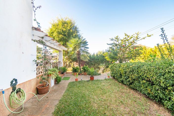 Image No.24-4 Bed Semi-Detached for sale