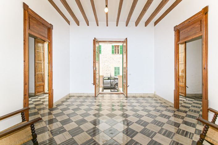 Image No.6-4 Bed Village House for sale