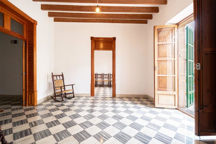 Image No.7-4 Bed Village House for sale