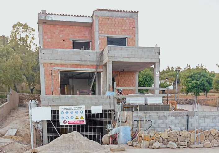 Image No.1-3 Bed House for sale