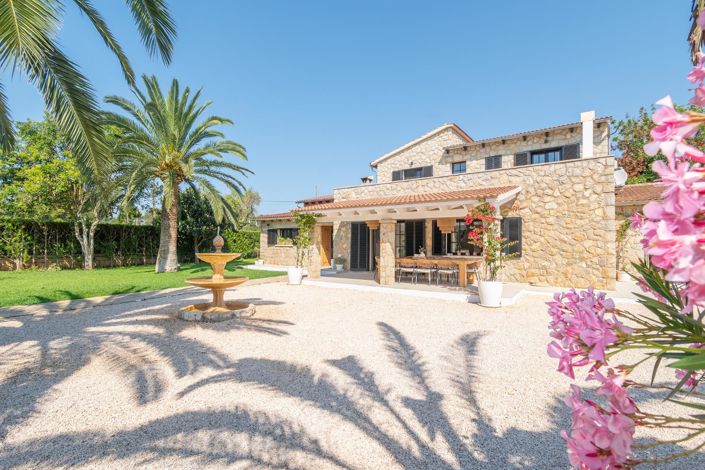 Image No.12-8 Bed Country House for sale