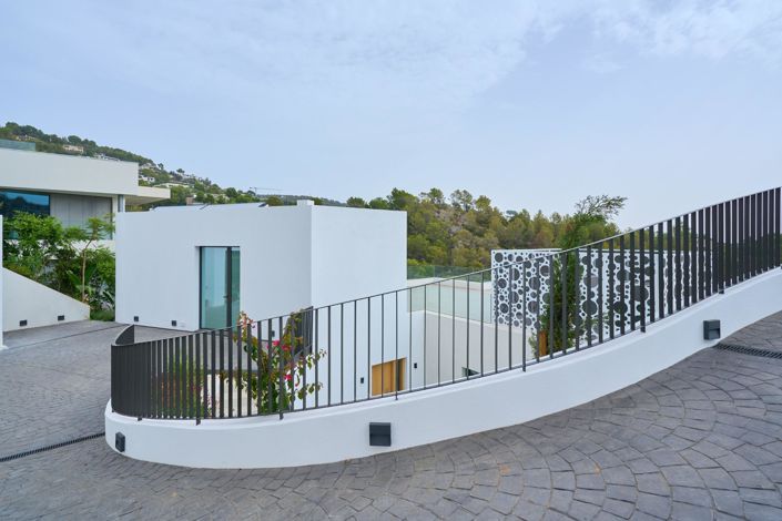 Image No.42-5 Bed Villa for sale