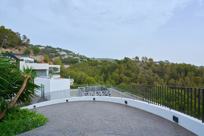 Image No.44-5 Bed Villa for sale