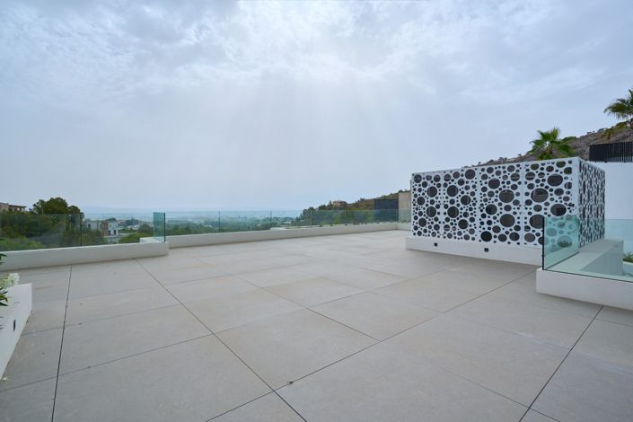 Image No.48-5 Bed Villa for sale