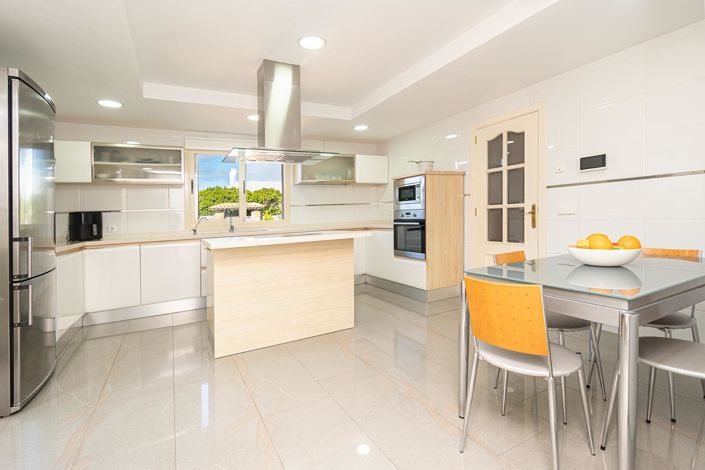 Image No.22-5 Bed Semi-Detached for sale