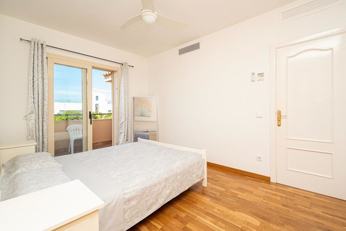 Image No.31-5 Bed Semi-Detached for sale